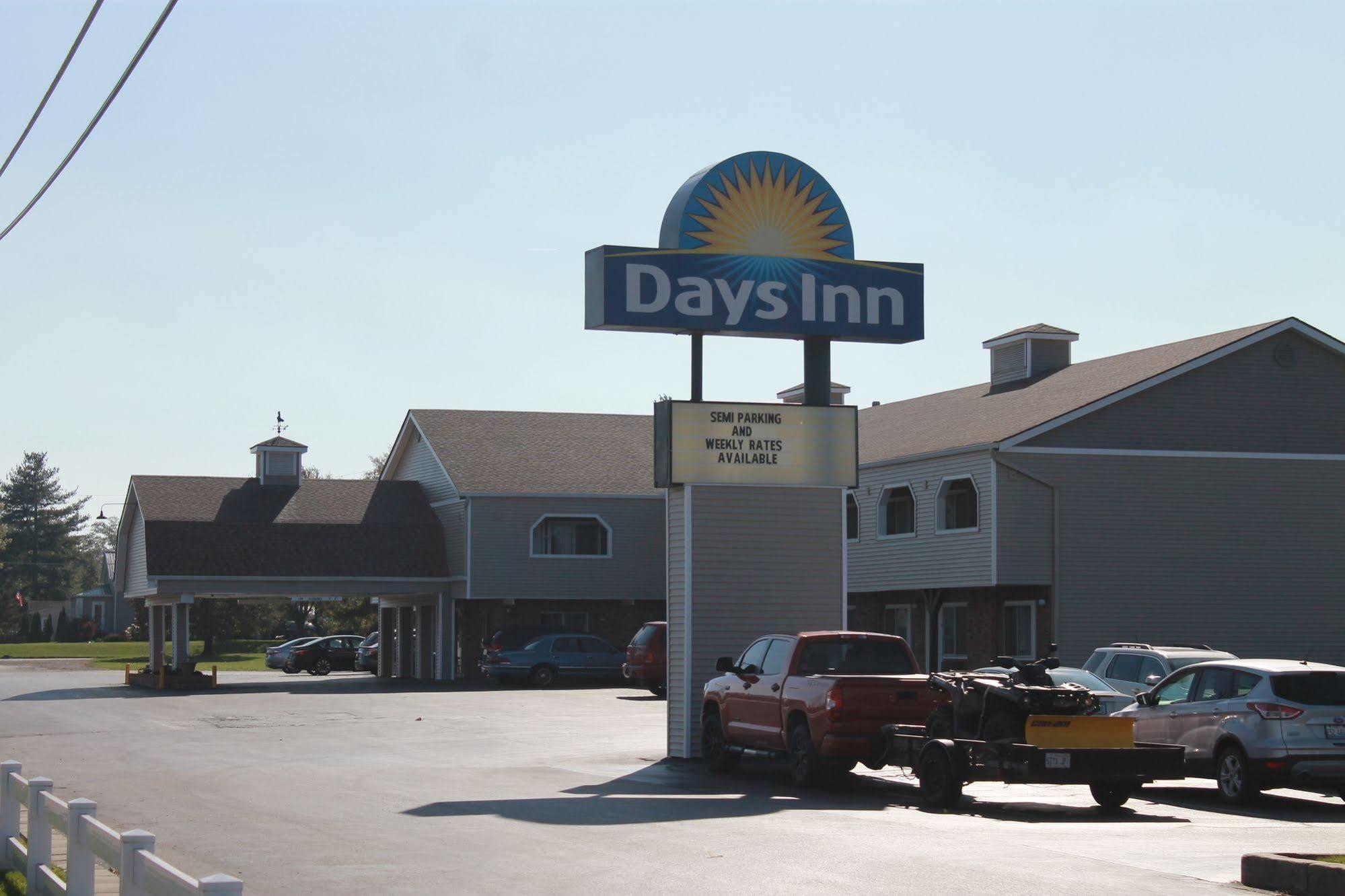 Days Inn By Wyndham Davenport Ia Exterior foto